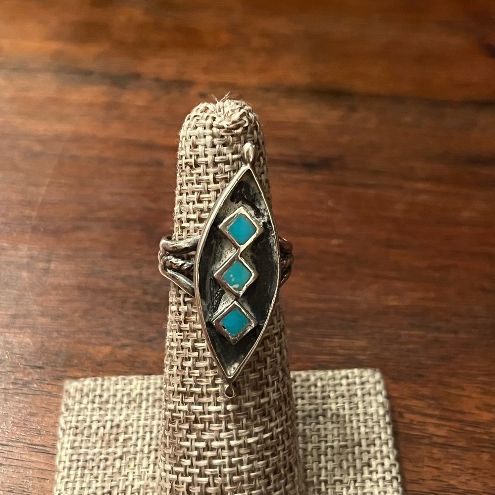 Native American vintage detailed sterling silver w/ turquoise – gently loved! 💕 - Picture 6 of 8